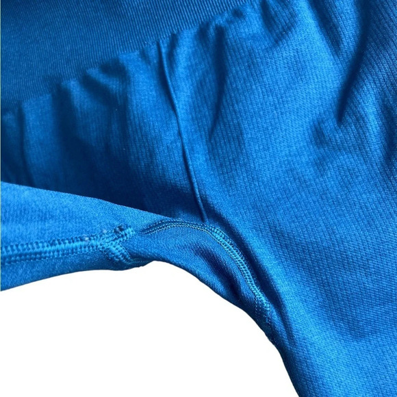 Lululemon • Seamlessly Street Crop - Picture 11 of 13